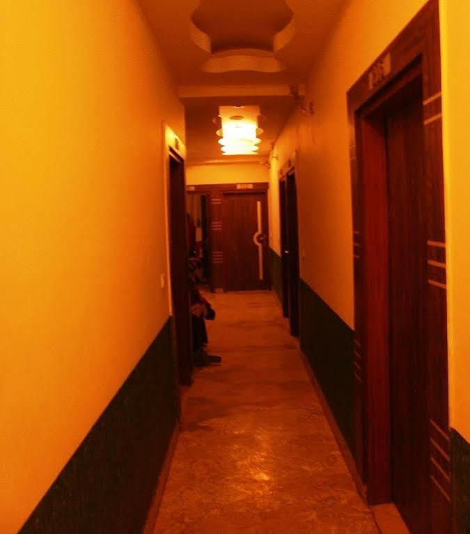 Sheel Gopal Vision Hotel Mathura Exterior foto