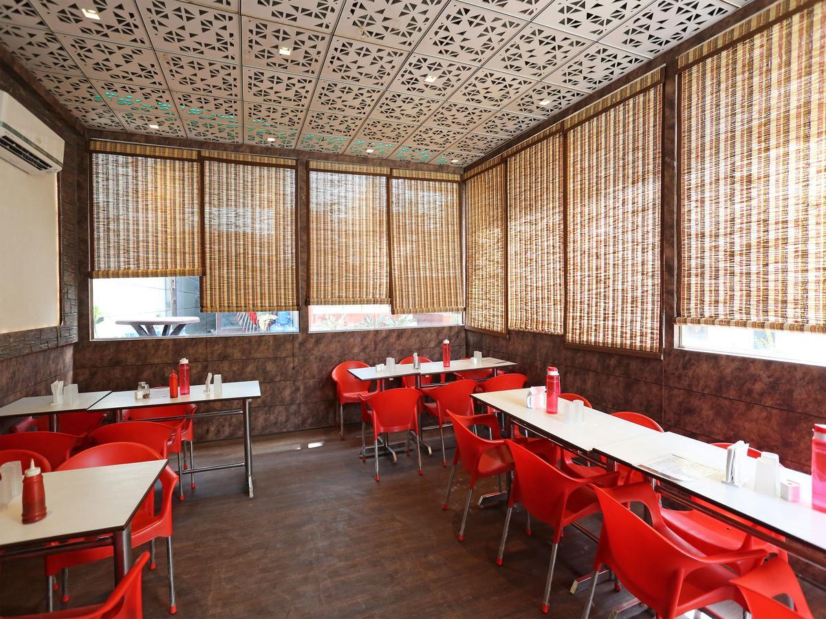 Sheel Gopal Vision Hotel Mathura Exterior foto