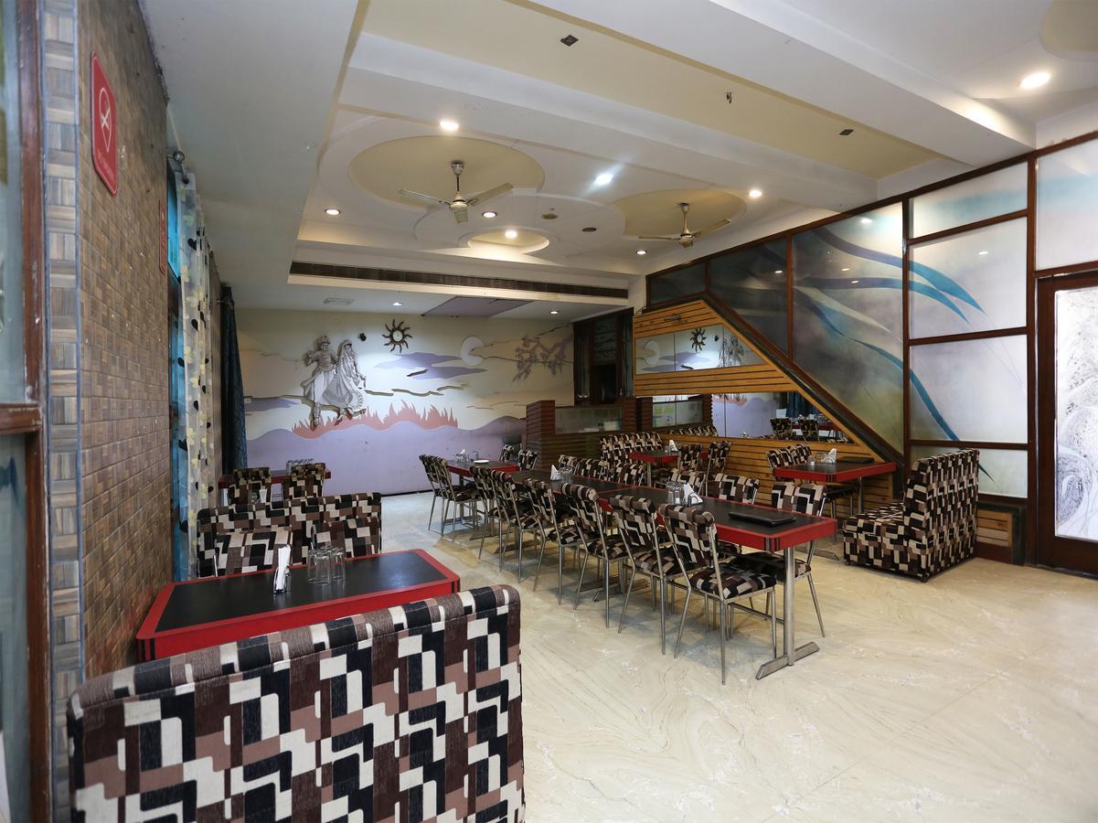 Sheel Gopal Vision Hotel Mathura Exterior foto