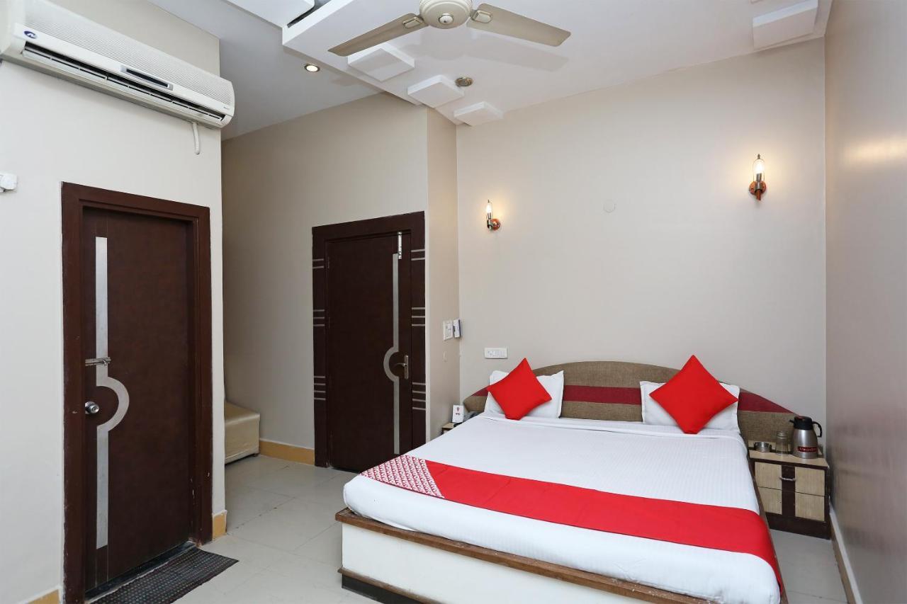 Sheel Gopal Vision Hotel Mathura Exterior foto