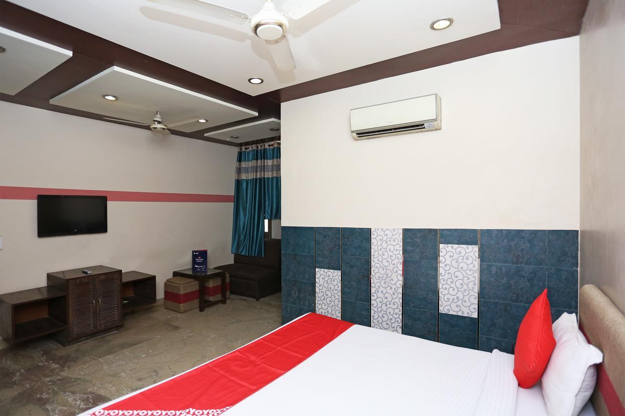 Sheel Gopal Vision Hotel Mathura Exterior foto
