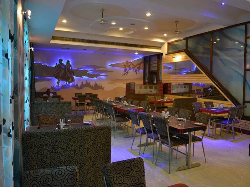 Sheel Gopal Vision Hotel Mathura Exterior foto